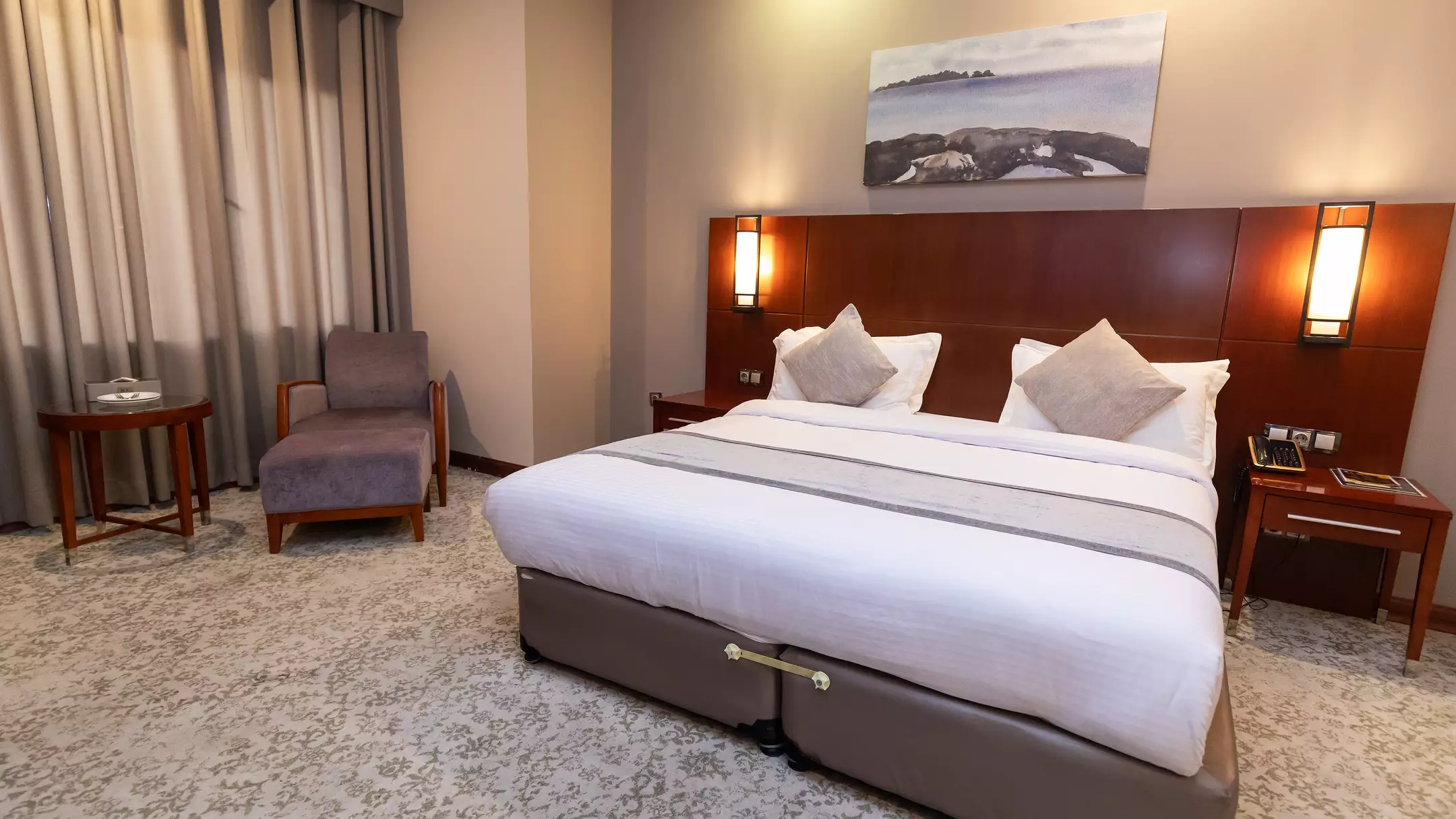 Alibaba https://cdn.alibaba.ir/ostorage/hotel-accommodation-images/677929ef7e75320ec907fbef_هتل میراژ - اتاق دوتخته دبل.webp
